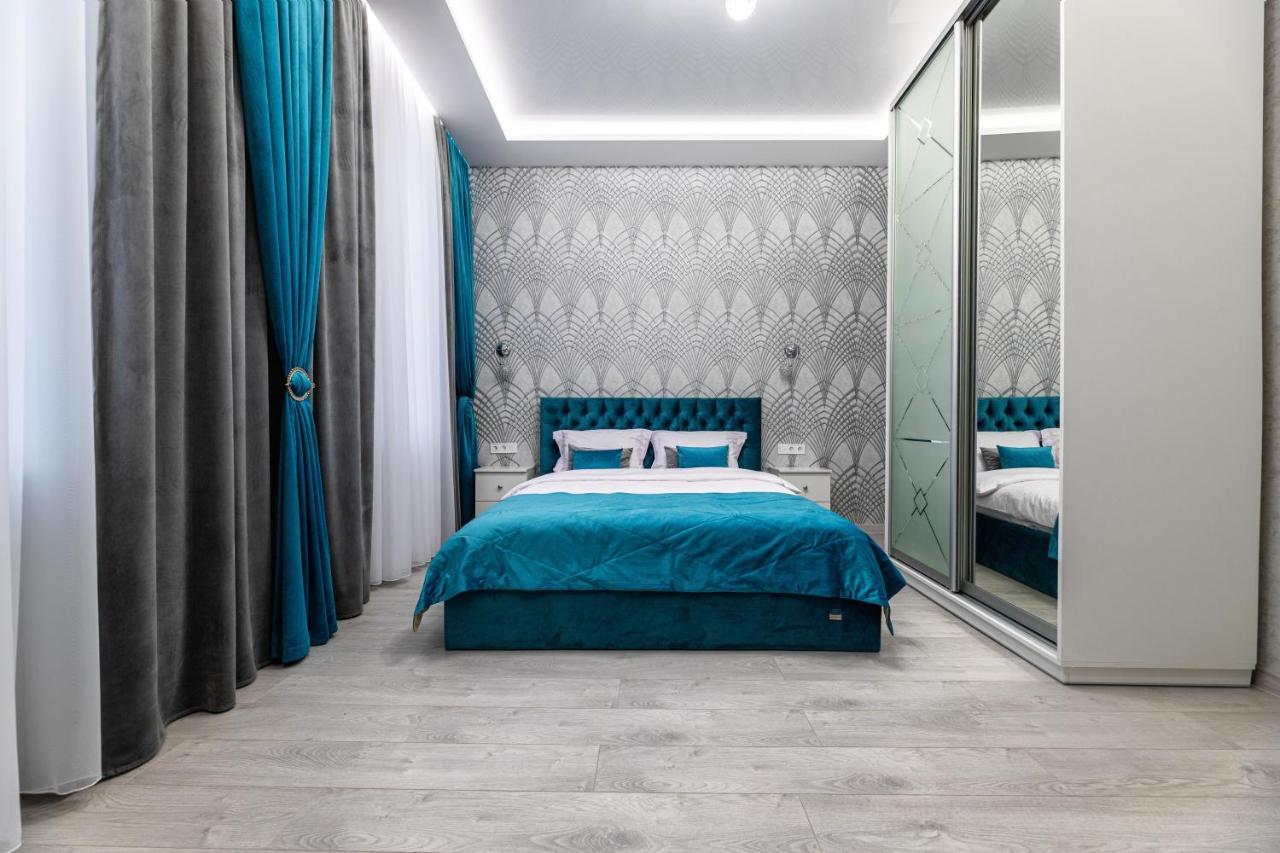 Rynok Square City Center Two Bedroom Apartment! Lviv Luaran gambar
