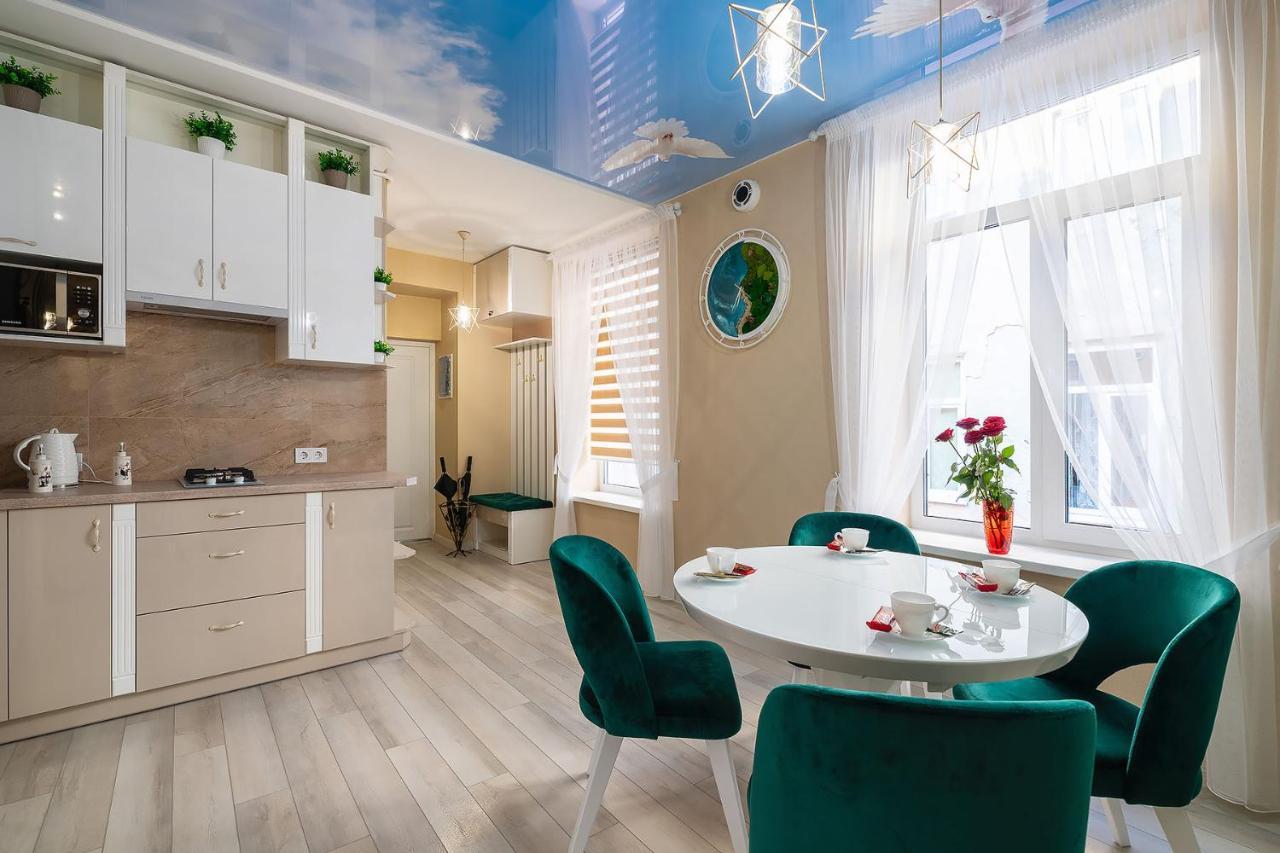 Rynok Square City Center Two Bedroom Apartment! Lviv Luaran gambar