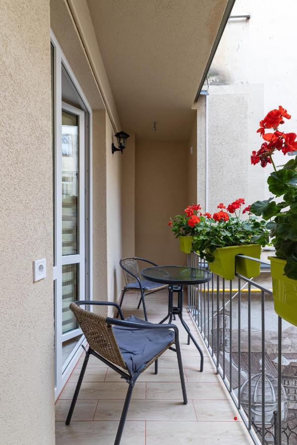 Rynok Square City Center Two Bedroom Apartment! Lviv Luaran gambar