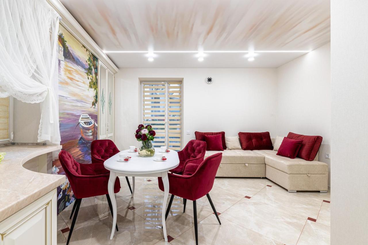 Rynok Square City Center Two Bedroom Apartment! Lviv Luaran gambar