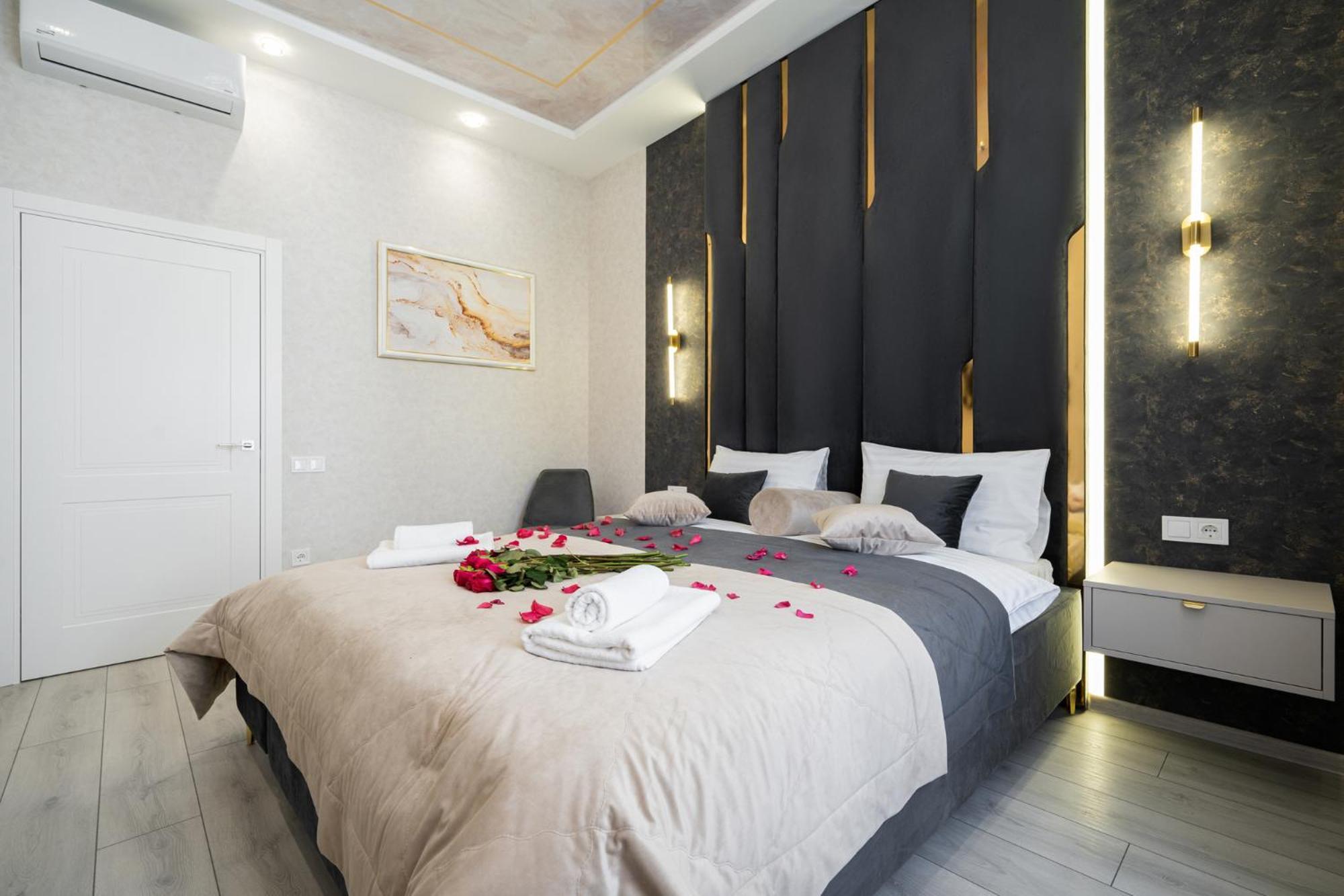 Rynok Square City Center Two Bedroom Apartment! Lviv Luaran gambar